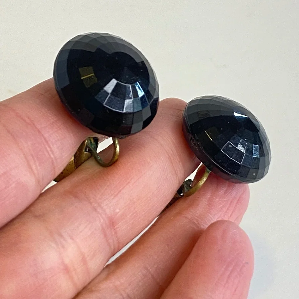 Dalsheim Vintage Black‎ Faceted Lucite Domed Clip On Earrings Brass Tone 0.8